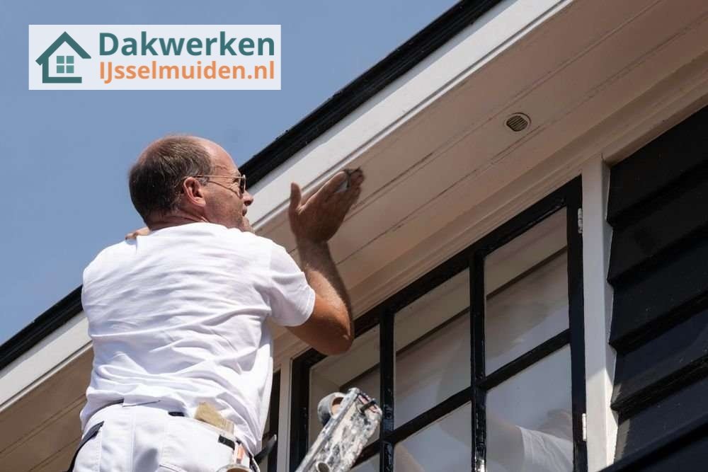 Dakgoot afwerken door onze dakdekker in IJsselmuiden
