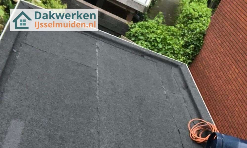Wat kost een plat dak herstellen? Wat kost een plat dak herstellen in IJsselmuiden?